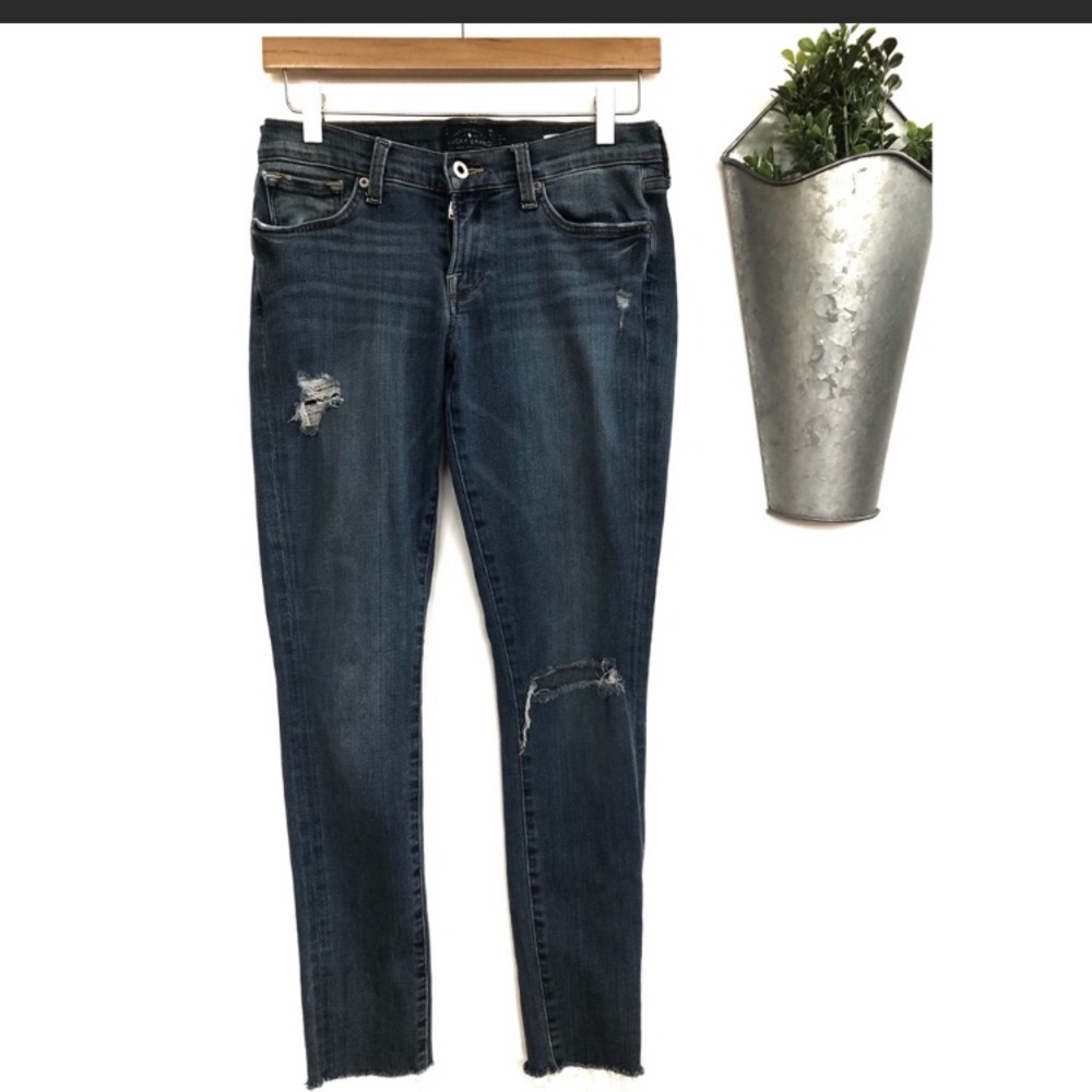 Women’s lucky brand distressed Charlie jean size 4